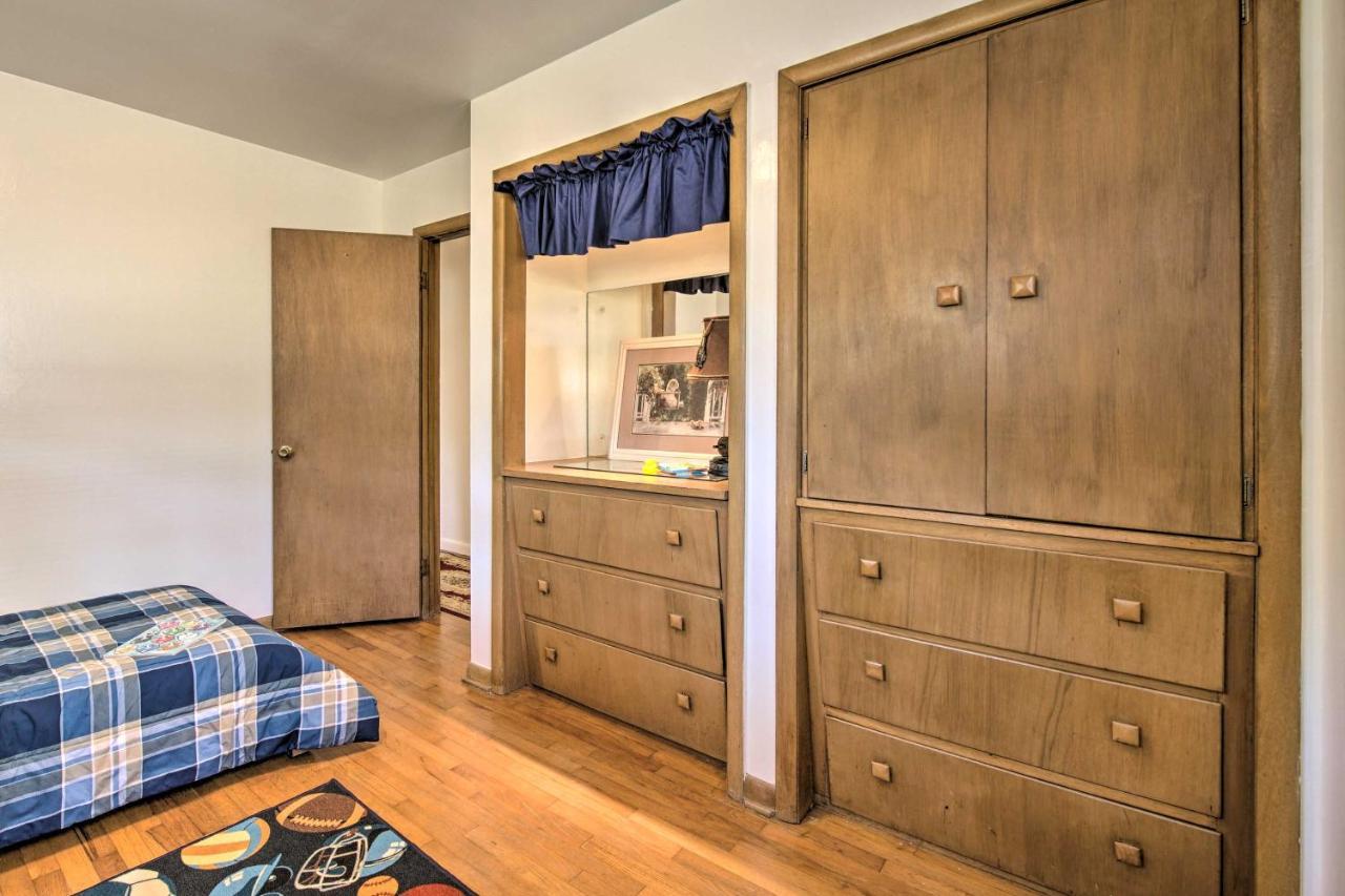 Bright Springfield Home Walk To Nature Center! Exterior photo