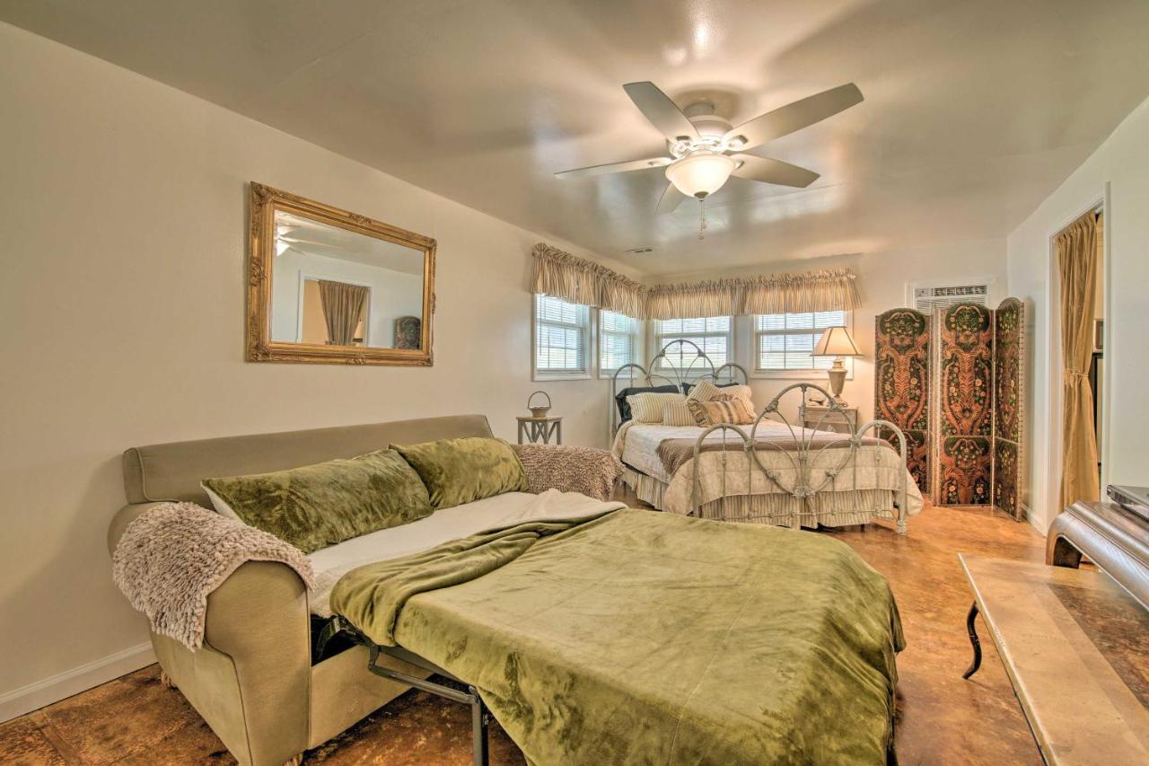Bright Springfield Home Walk To Nature Center! Exterior photo