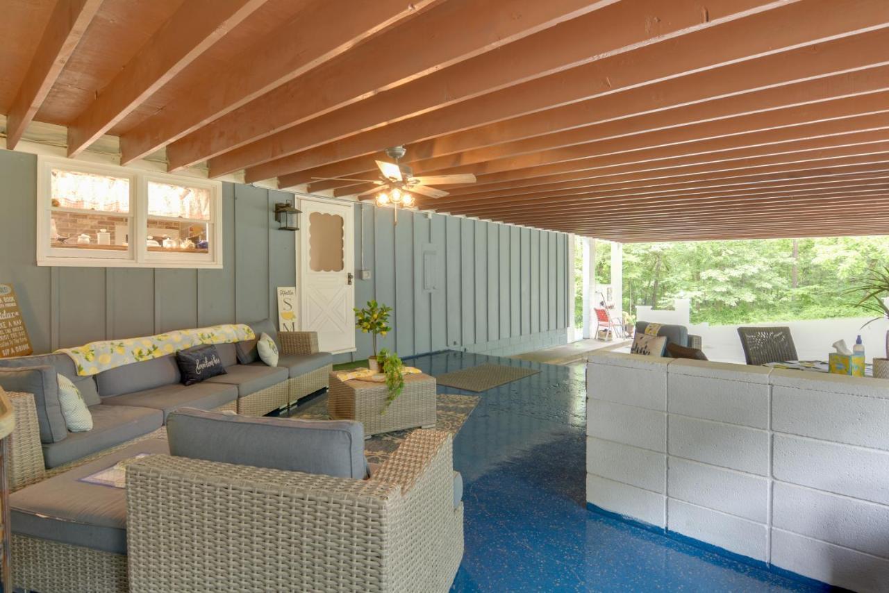 Bright Springfield Home Walk To Nature Center! Exterior photo