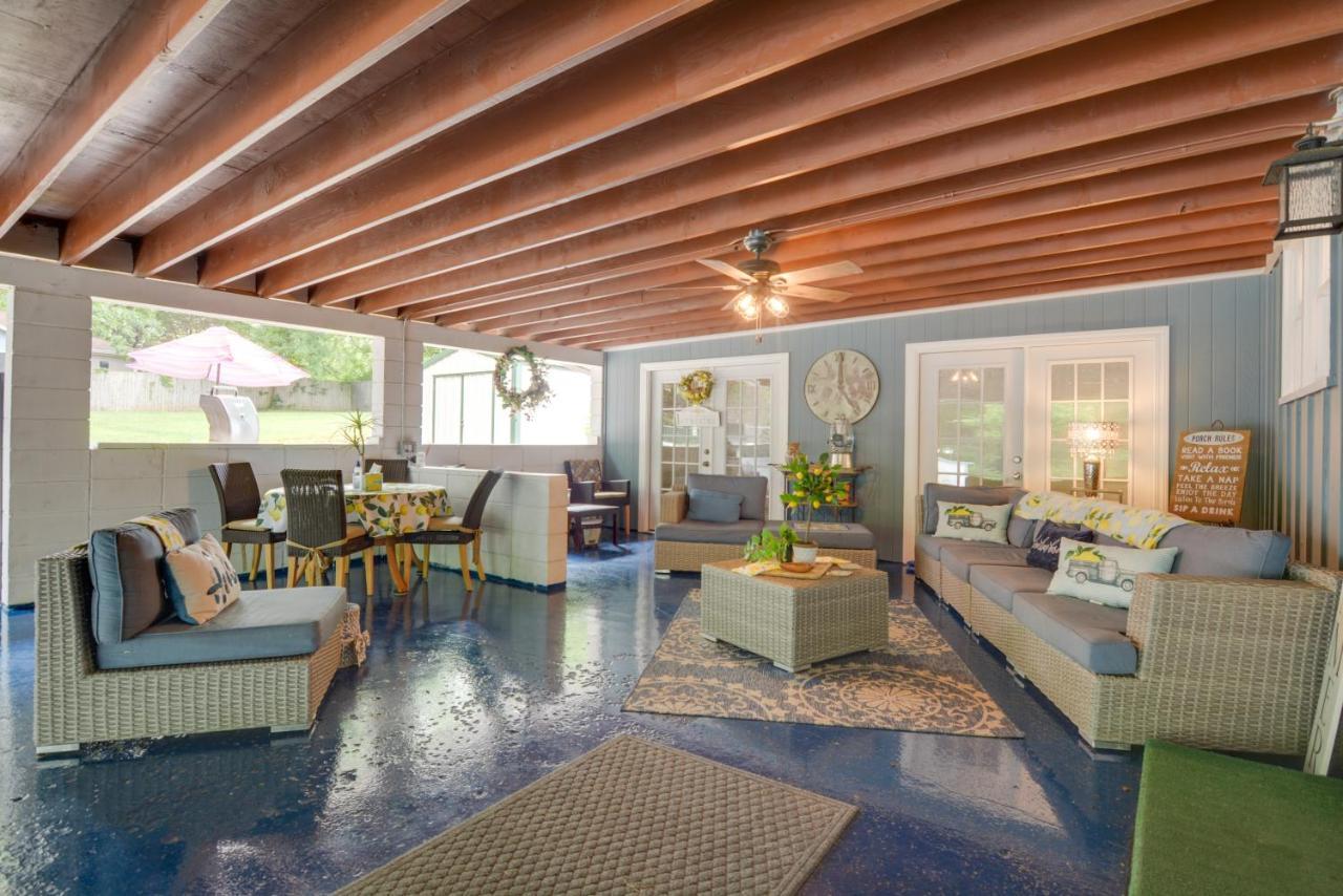 Bright Springfield Home Walk To Nature Center! Exterior photo