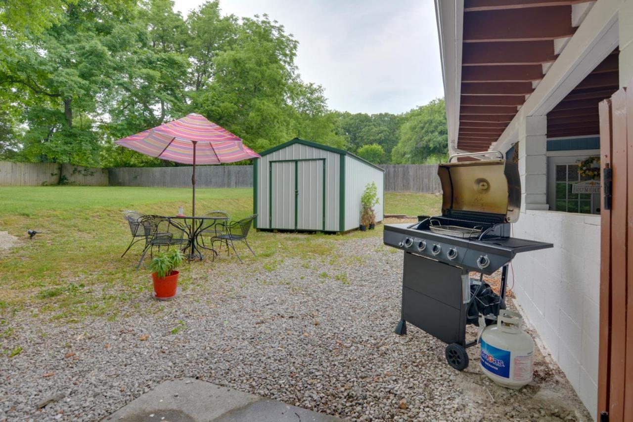 Bright Springfield Home Walk To Nature Center! Exterior photo